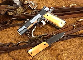 Slimline professional model 1911 with knife and bridle